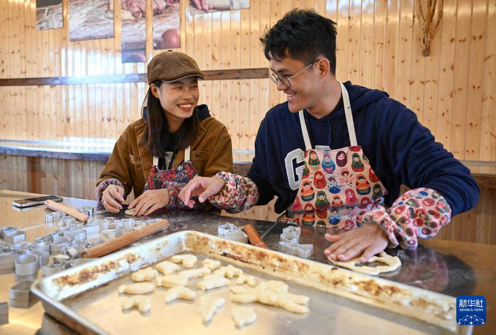 恩和俄罗斯族家庭列巴制作 参考图 1